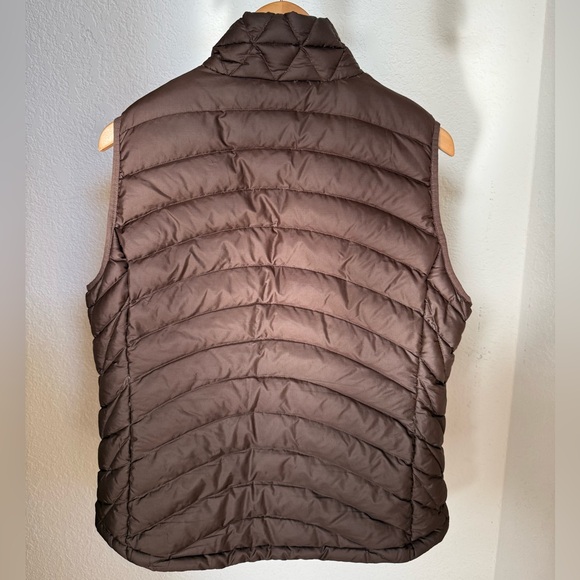 🤎 Patagonia Women's Chocolate Brown Down Puffer Vest EUC - Picture 2 of 13